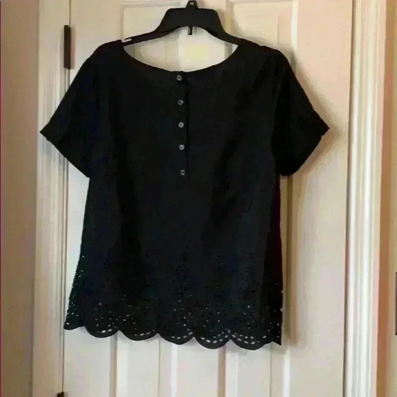 Spring Clear Out Sale! Scalloped Edge Cutout Top - Picture 3 of 5